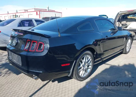 2014 Ford Mustang V6 Premium z USA, uszkodzony, nr VIN 1ZVBP8AM6E5327532